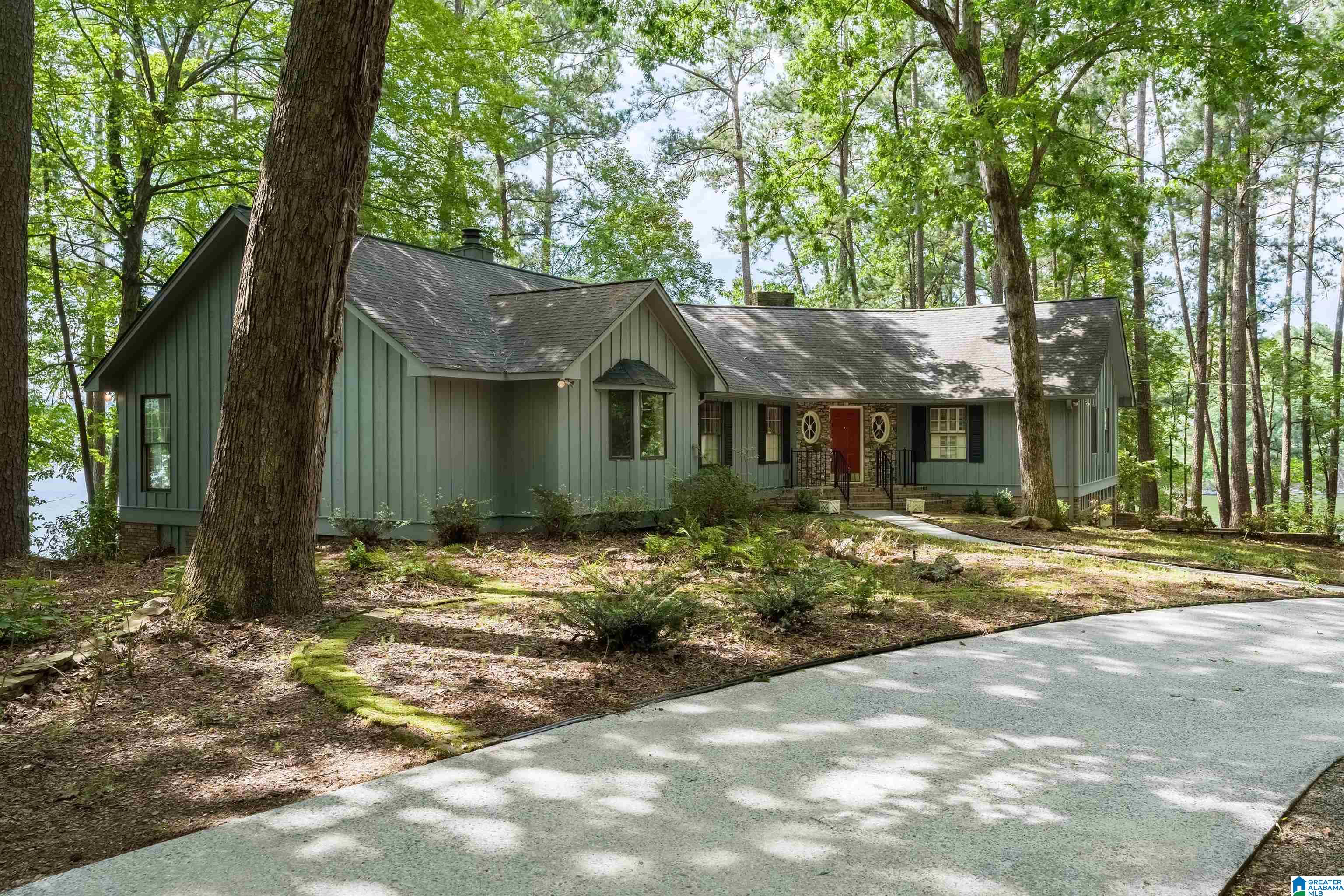 525 Cherokee Road Cropwell, AL 35054 - Photo 3 of 38
