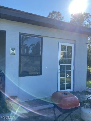 $1,100 | 1119 Colonial Street East, Lehigh Acres, FL 33974