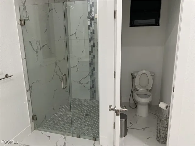 $1,100 | 1119 Colonial Street East, Lehigh Acres, FL 33974