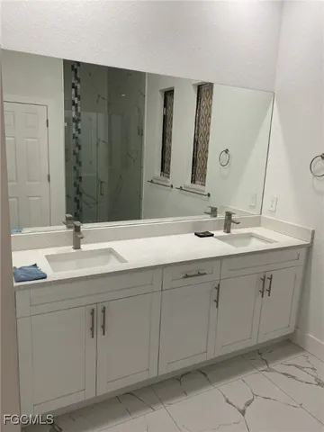 $1,100 | 1119 Colonial Street East, Lehigh Acres, FL 33974