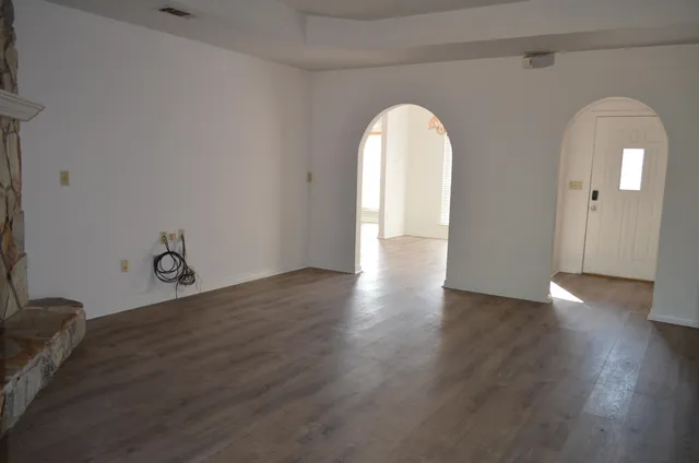 $2,200 | 118 Meadow Woods Lane, Niceville, FL 32578