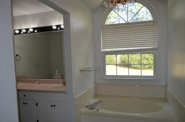 $2,200 | 118 Meadow Woods Lane, Niceville, FL 32578