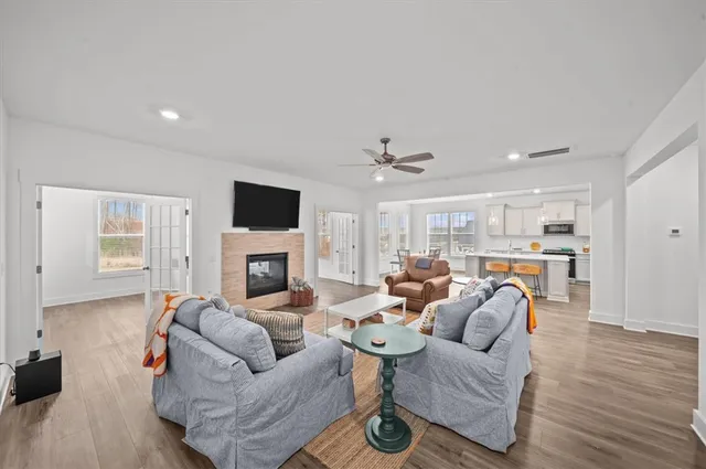 $739,900 | 214 Maverick Trail, Central, SC 29630