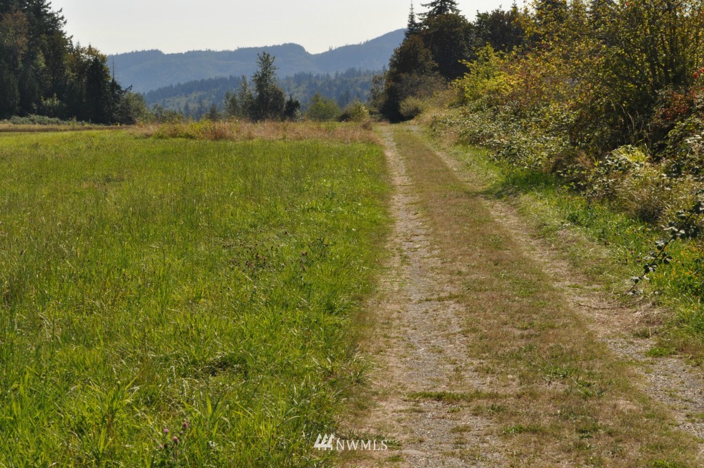 22746 Gunderson Road Mount Vernon, WA 98273 - Photo 2 of 4