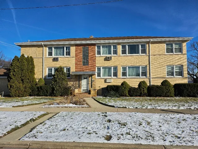 $1,600 | 1303 East 31st Street, Unit C, La Grange Park, IL 60526