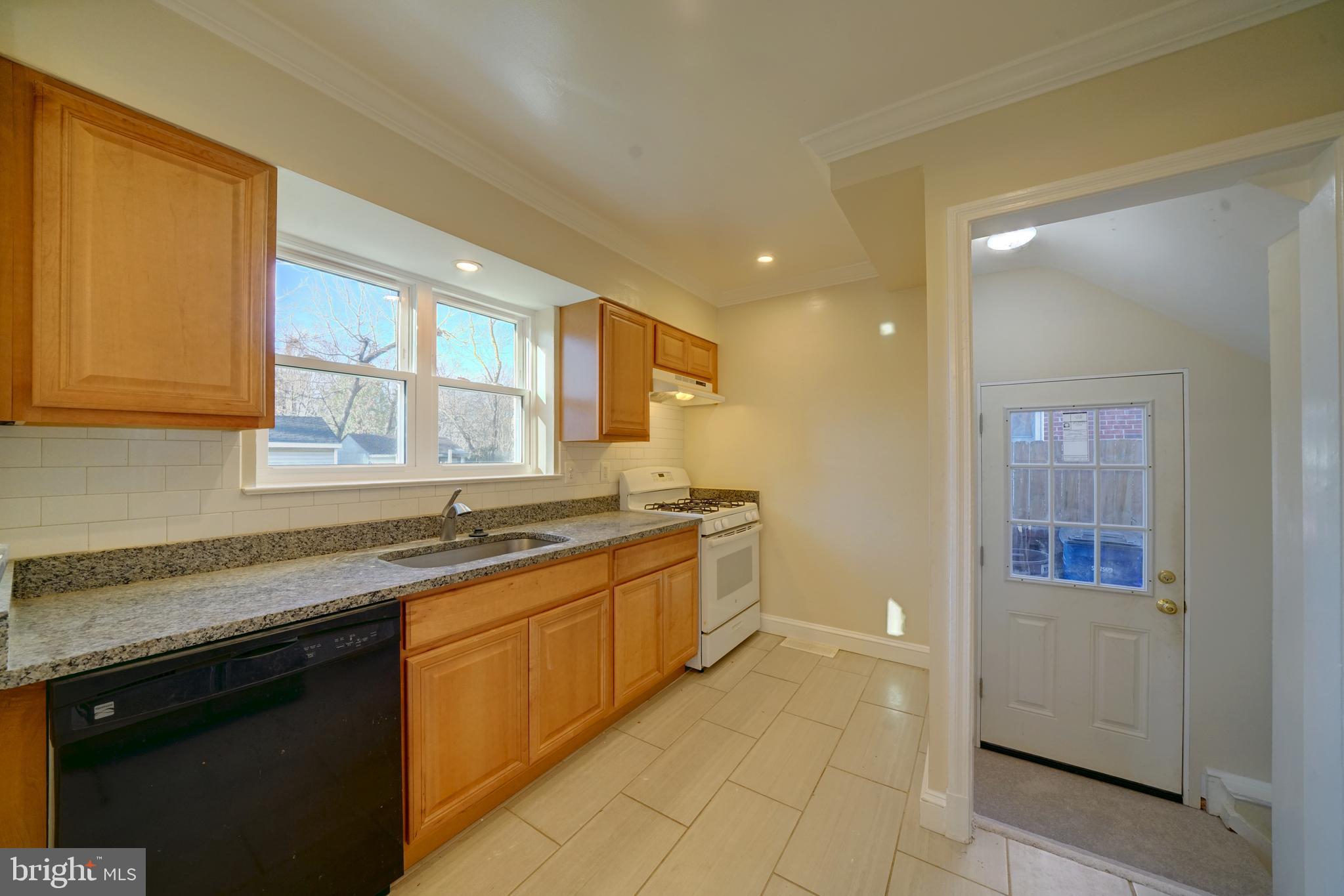 9618 Dilston Road Silver Spring, MD 20903 - Photo 12 of 57