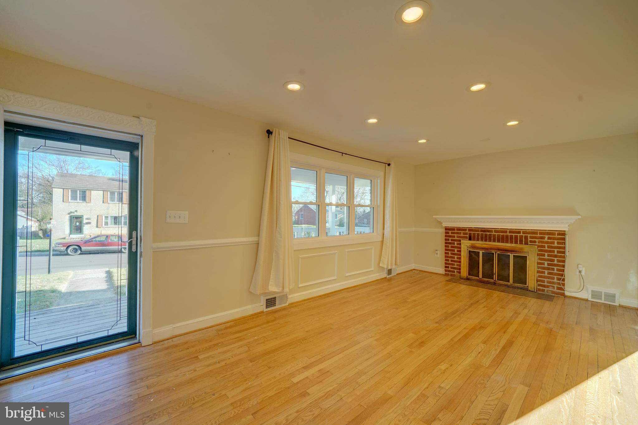 9618 Dilston Road Silver Spring, MD 20903 - Photo 5 of 57