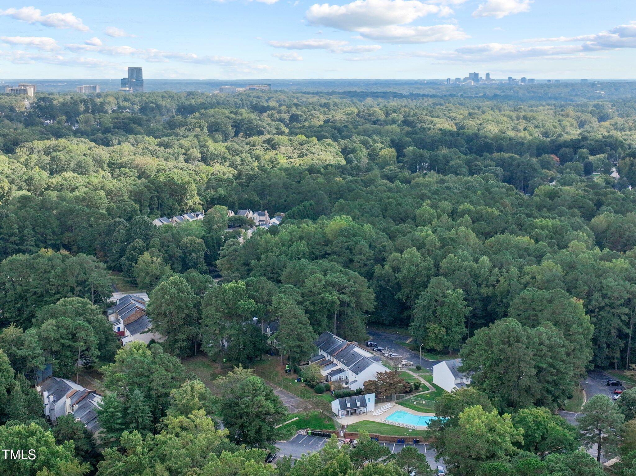 1336 Garden Crest Circle Raleigh, NC 27609 - Photo 6 of 33 Downtown Raleigh and North Hills