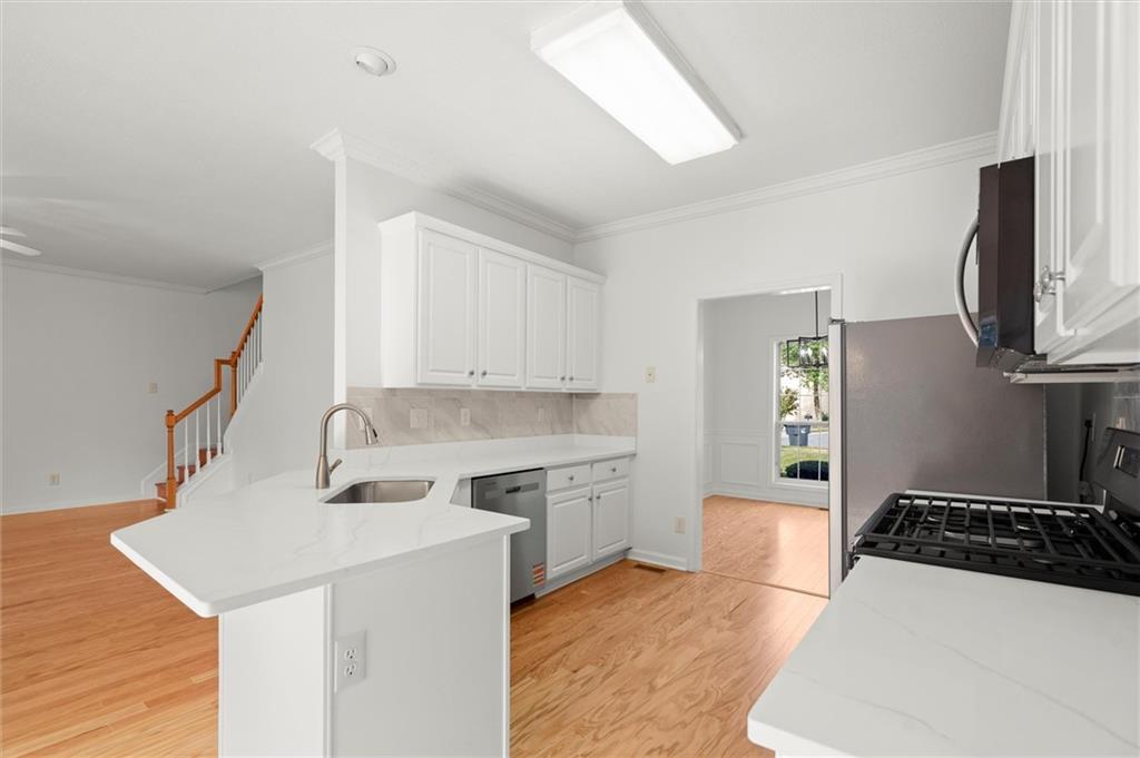 3537 Castle View Court Suwanee, GA 30024 - Photo 13 of 38