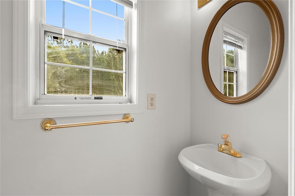 3537 Castle View Court Suwanee, GA 30024 - Photo 18 of 38