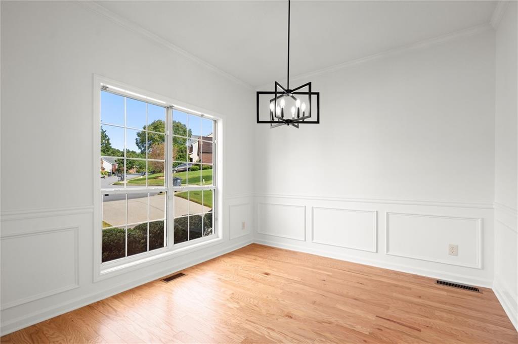 3537 Castle View Court Suwanee, GA 30024 - Photo 9 of 38