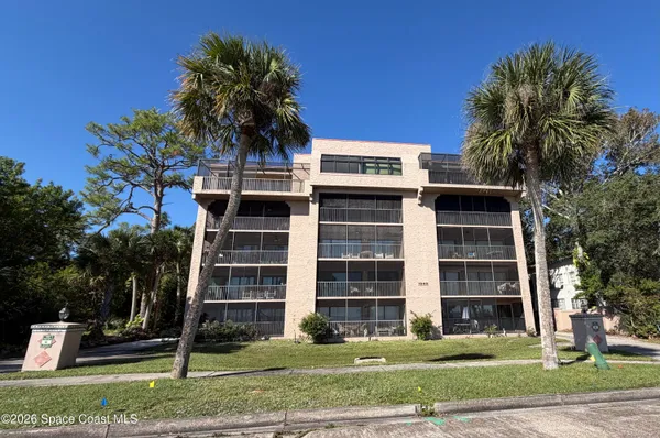 $215,000 | 1540 Riverside Drive, Unit 5, Titusville, FL 32780