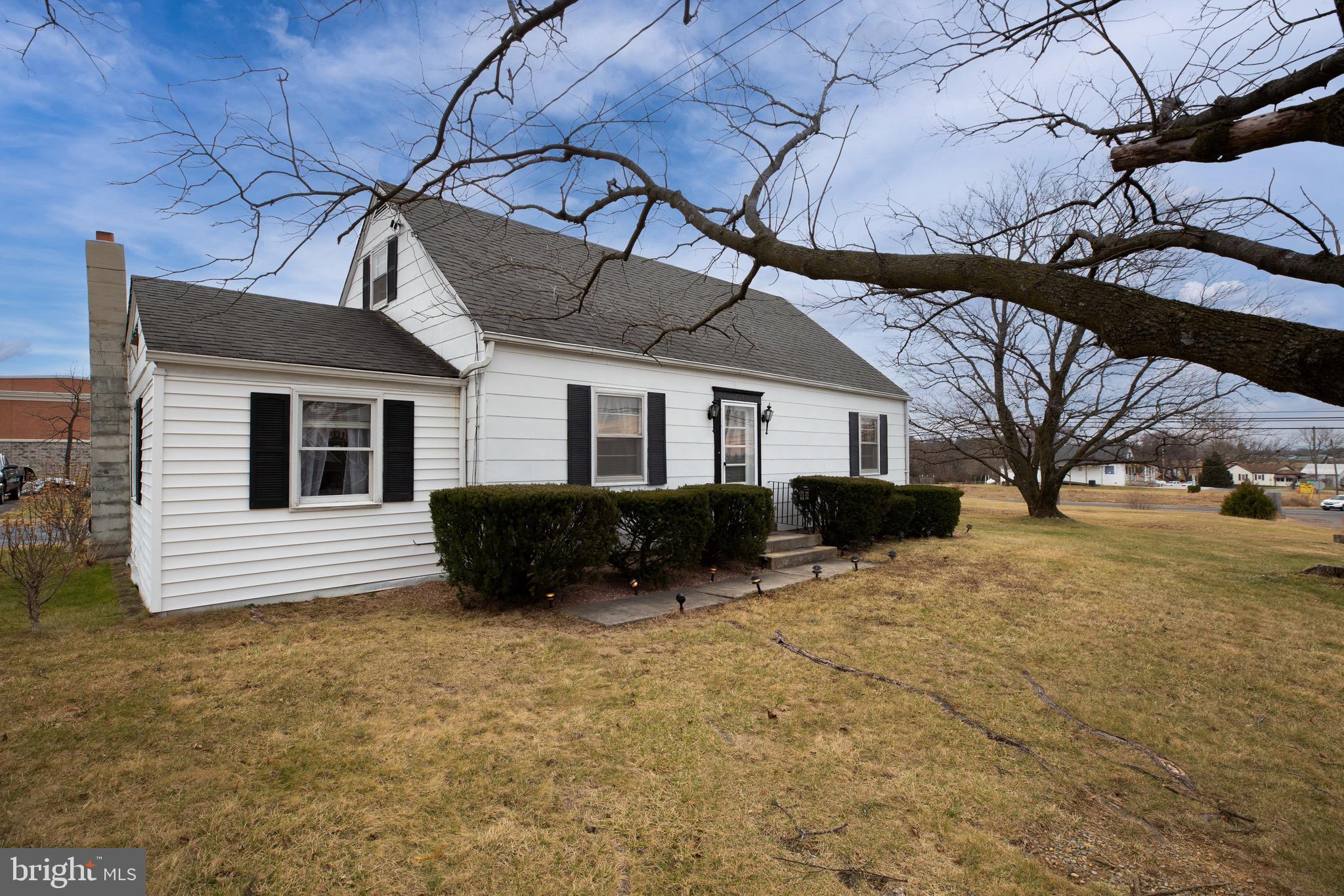 208 Poorhouse Road Winchester, VA 22603 - Photo 1 of 44 Gallery Image 1