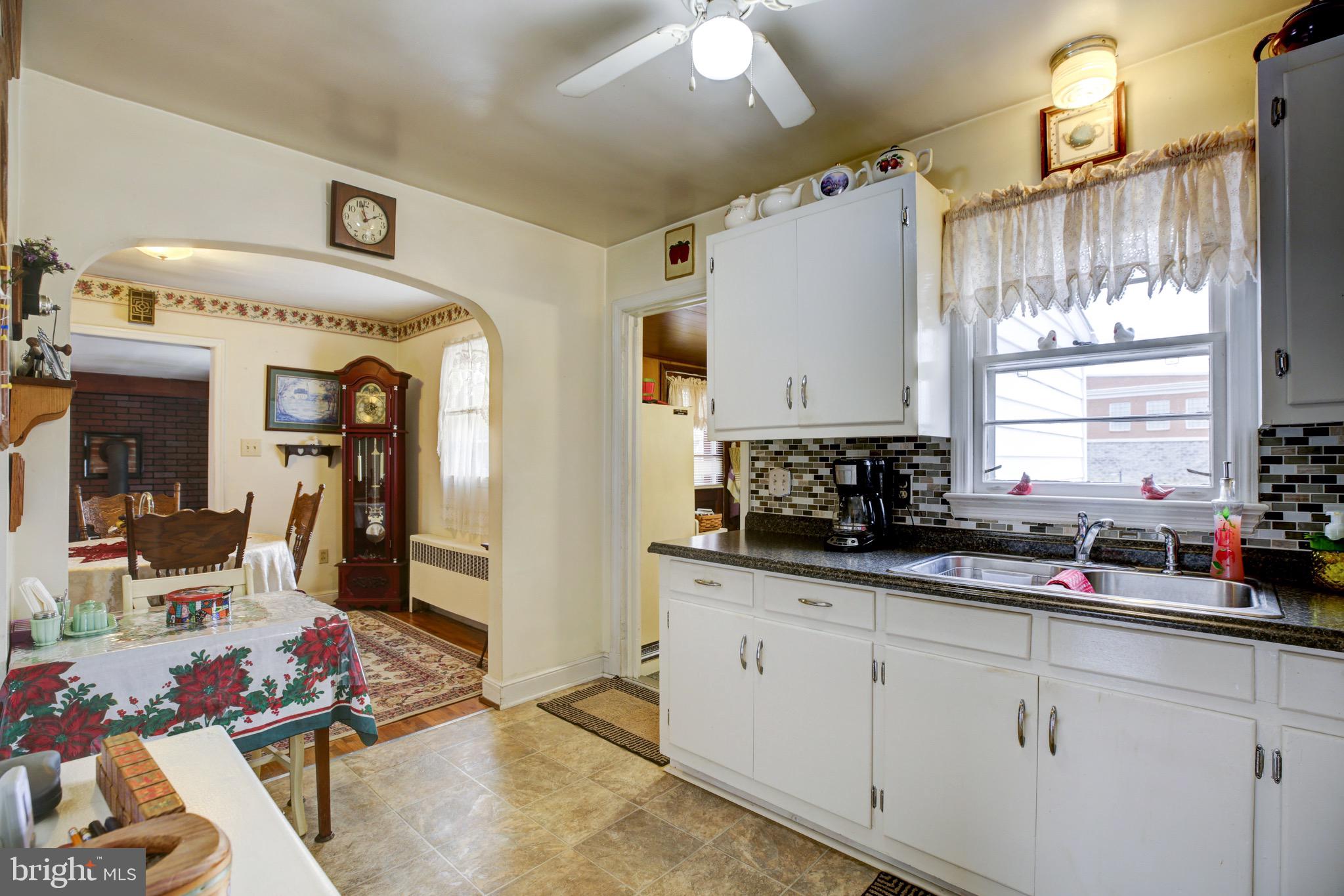 208 Poorhouse Road Winchester, VA 22603 - Photo 11 of 44 Gallery Image 11