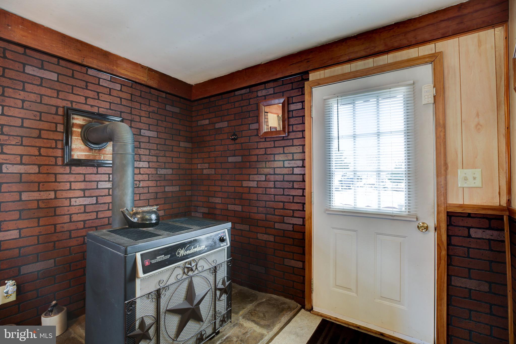 208 Poorhouse Road Winchester, VA 22603 - Photo 14 of 44 Gallery Image 14