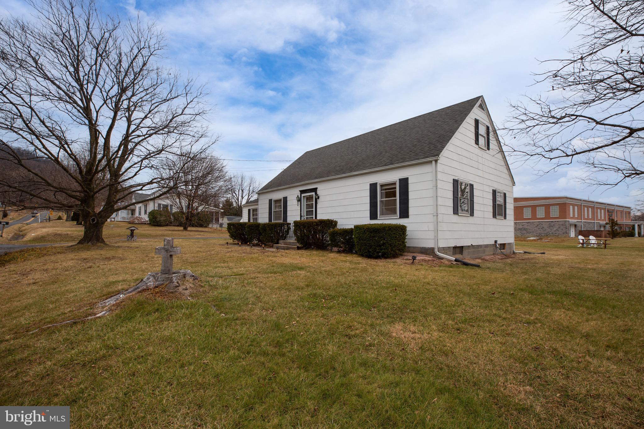 208 Poorhouse Road Winchester, VA 22603 - Photo 2 of 44 Gallery Image 2