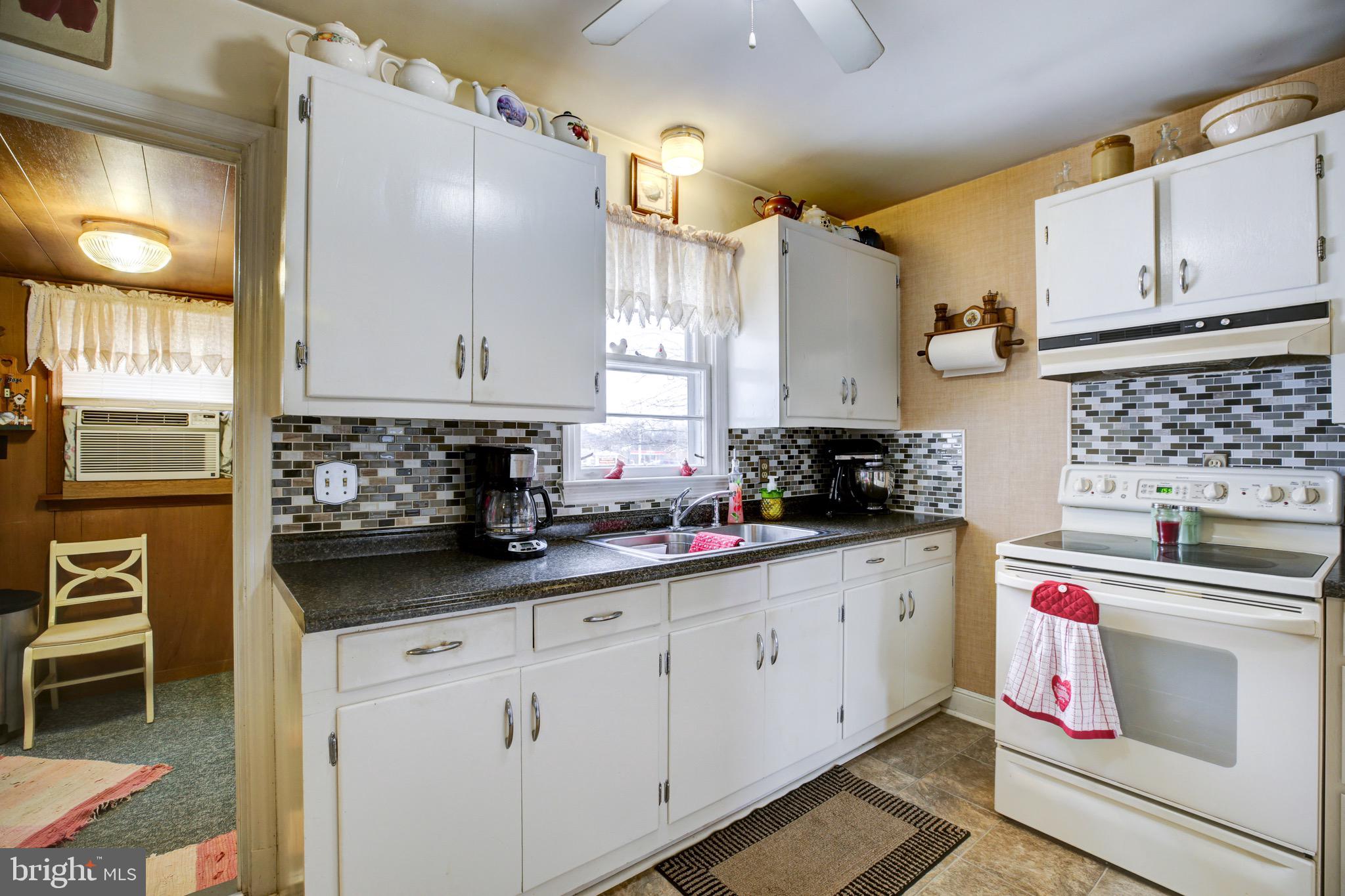 208 Poorhouse Road Winchester, VA 22603 - Photo 10 of 44 Gallery Image 10