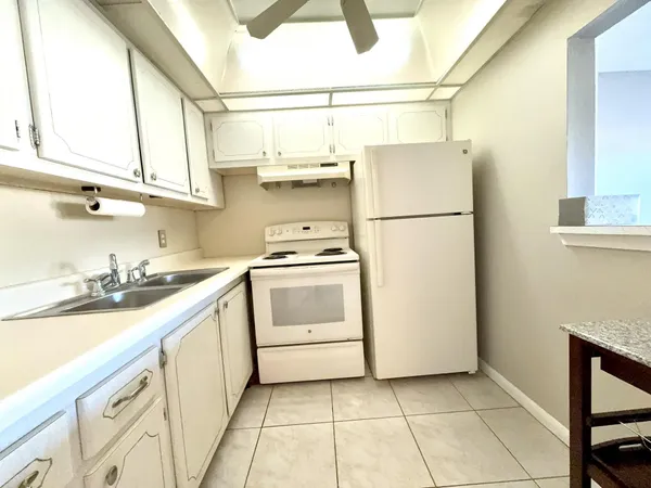 $1,500 | 166 Sussex I, West Palm Beach, FL 33417