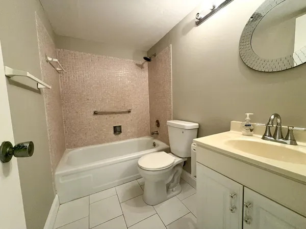 $1,500 | 166 Sussex I, West Palm Beach, FL 33417