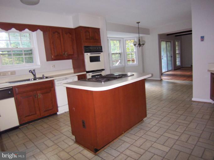 716 Ridge Drive McLean, VA 22101 - Photo 8 of 16 With Eat In Area & Opens to Family Room