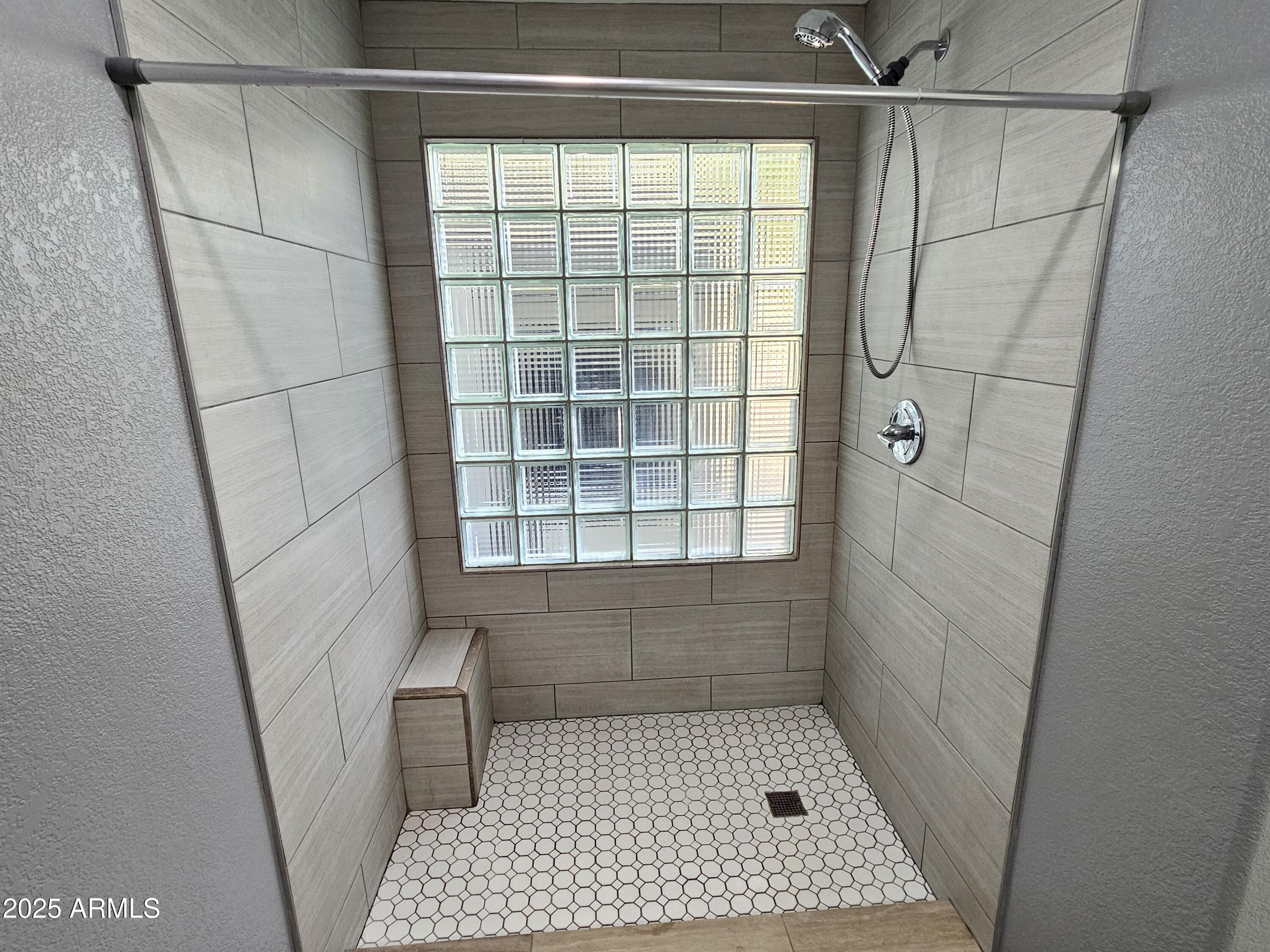 1131 North Hawk Lane Gilbert, AZ 85234 - Photo 17 of 36 20251223_101759