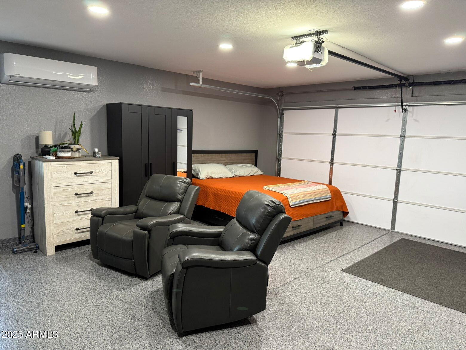 1131 North Hawk Lane Gilbert, AZ 85234 - Photo 18 of 36 IMG_20251223_115929