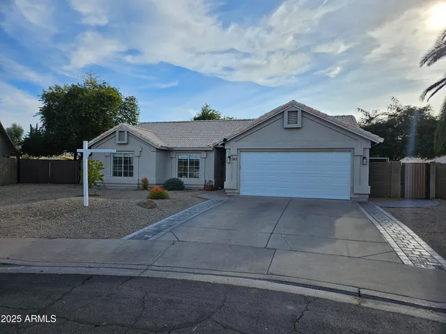 $475,000 | 1131 North Hawk Lane, Gilbert, AZ 85234