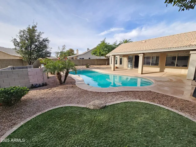 $475,000 | 1131 North Hawk Lane, Gilbert, AZ 85234