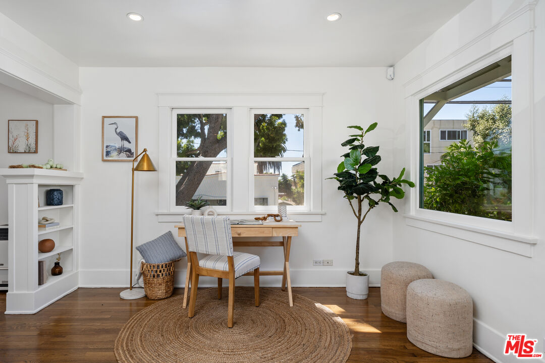 2411 3rd Street, Unit L Santa Monica, CA 90405 - Photo 3 of 10