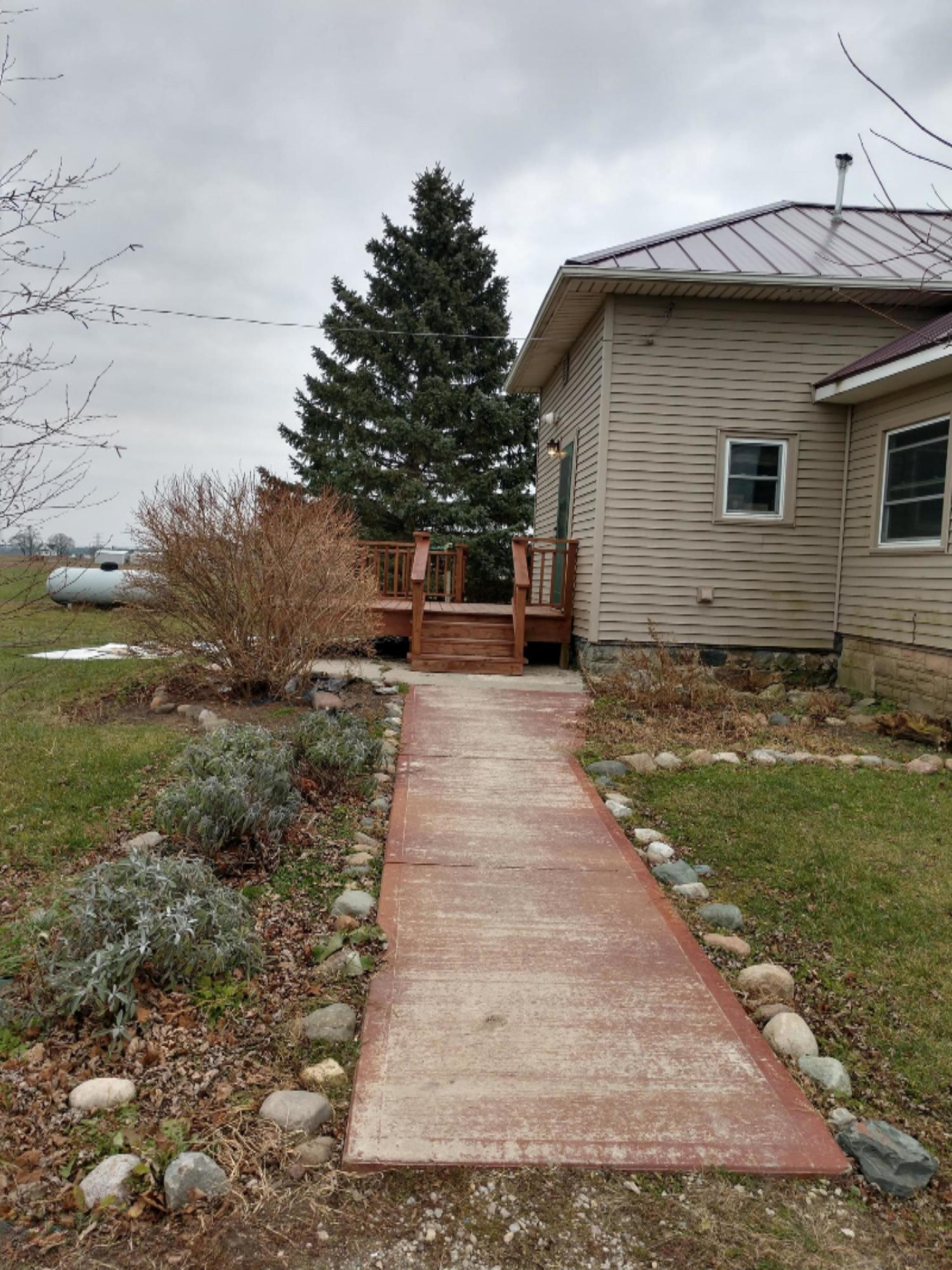 4918 Grant Road Middleton, MI 48856 - Photo 18 of 22 Walkway