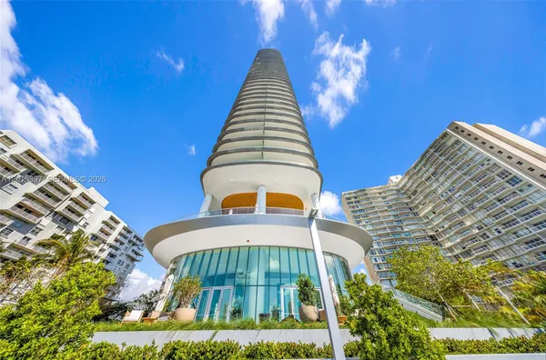 a view of a tall building