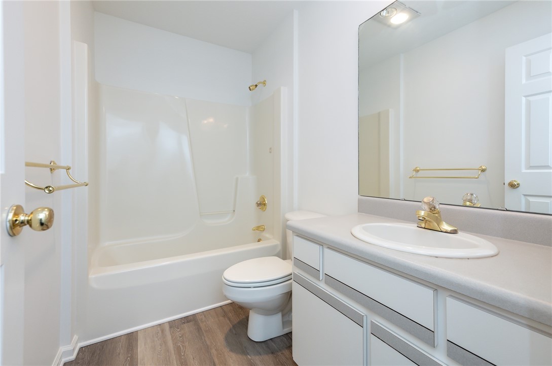 15053 Beacon Ridge Drive Seneca, SC 29678 - Photo 28 of 39 Full guest bathroom from hall