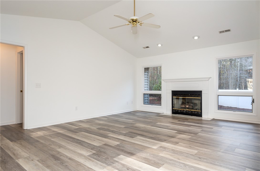 15053 Beacon Ridge Drive Seneca, SC 29678 - Photo 6 of 39 Living room