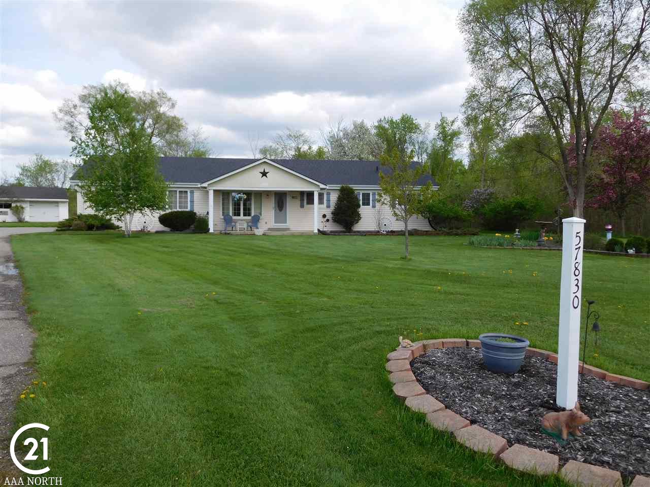 57830 Ray Center Road Ray, MI 48096 - Photo 3 of 38