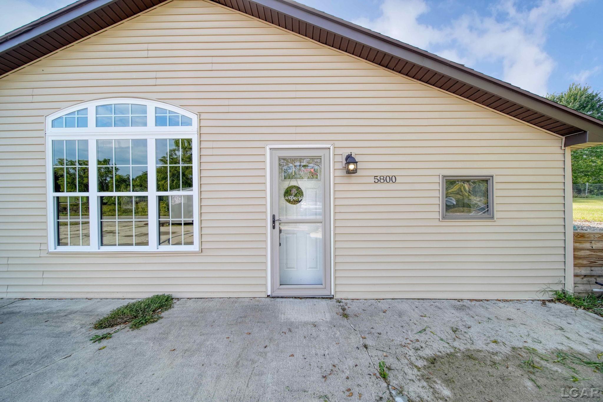 5800 Hinkley Road Stockbridge, MI 49285 - Photo 2 of 54