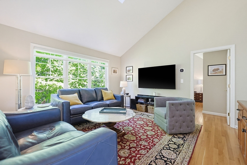 27 Country Hill Road, Unit 27 Holden, MA 01522 - Photo 17 of 38