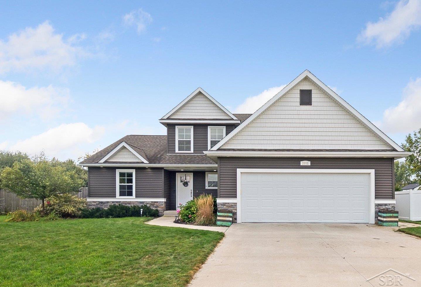 2011 Prairie Point Drive Auburn, MI 48611 - Photo 2 of 38 50190129-b0ecfa7b-59ba-4248-b11e-25c894cb9edb.JPG