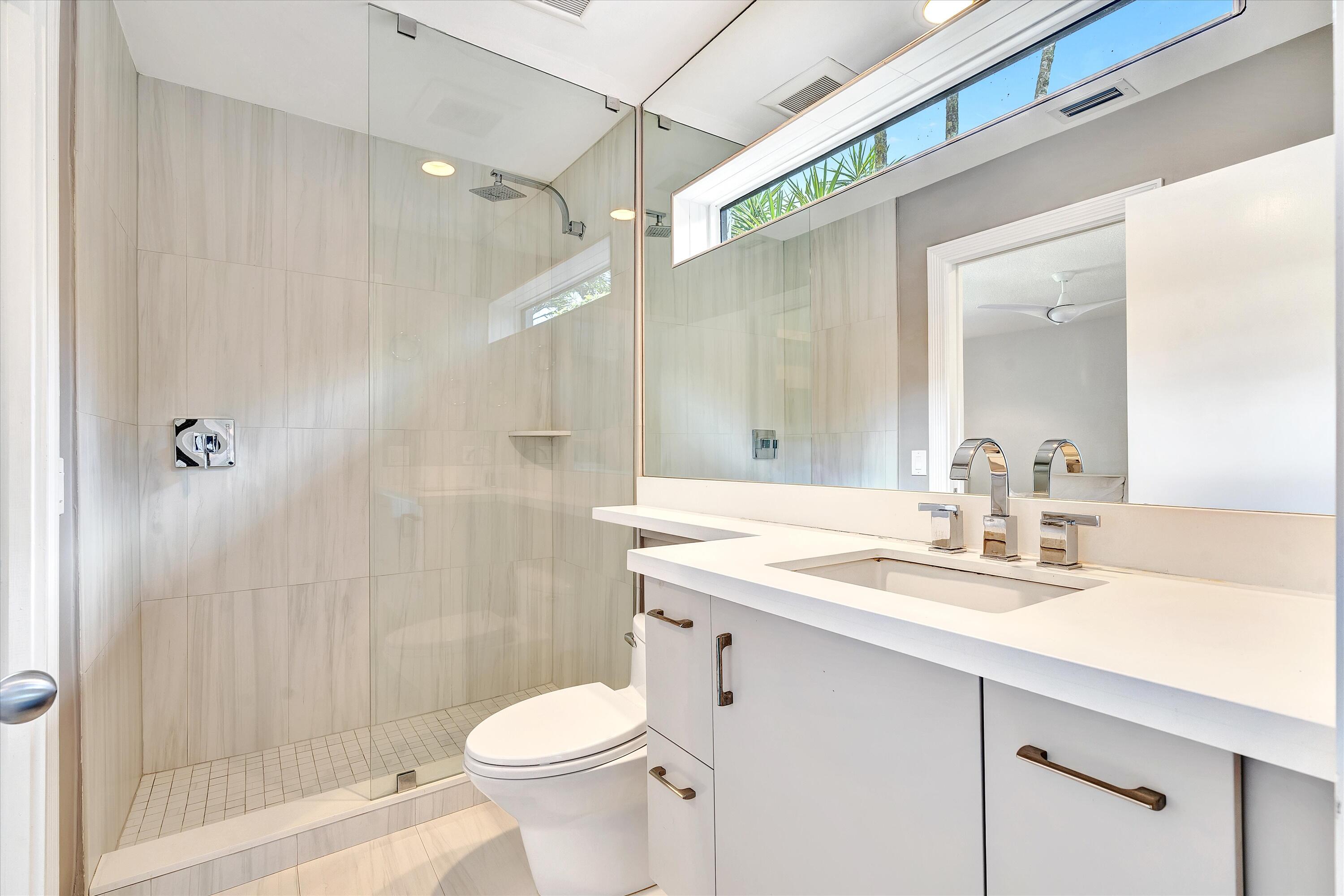 5457 Steeple Chase Boca Raton, FL 33496 - Photo 17 of 26 Jack & Jill Bathroom