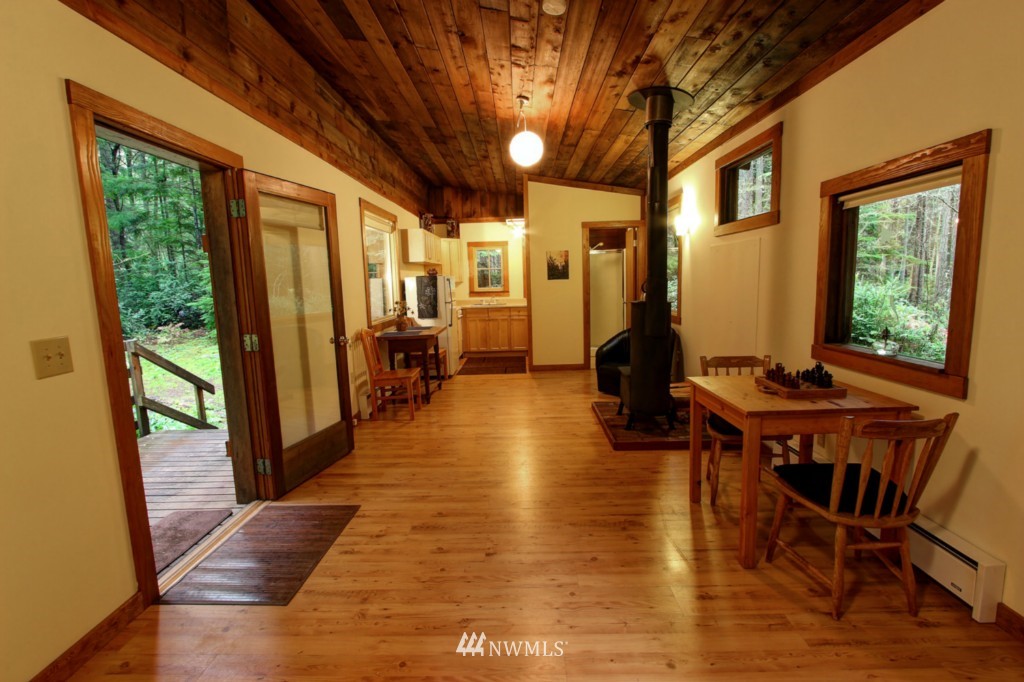 20800 Old Mill Road Southwest Vashon, WA 98070 - Photo 2 of 12 Gallery Image 2