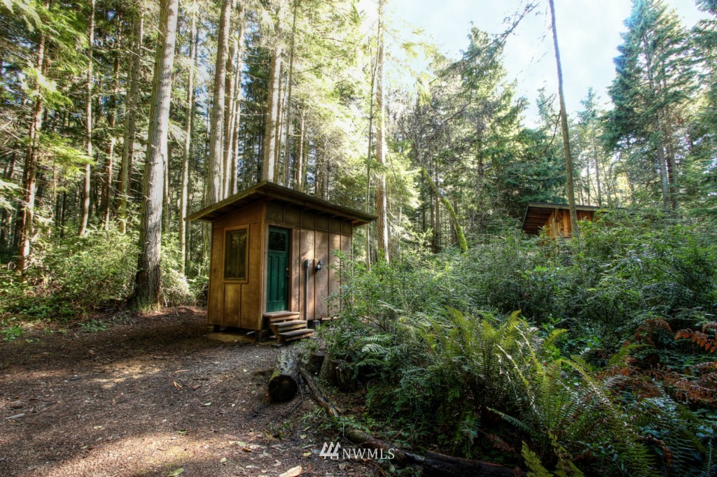 20800 Old Mill Road Southwest Vashon, WA 98070 - Photo 3 of 12 Gallery Image 3