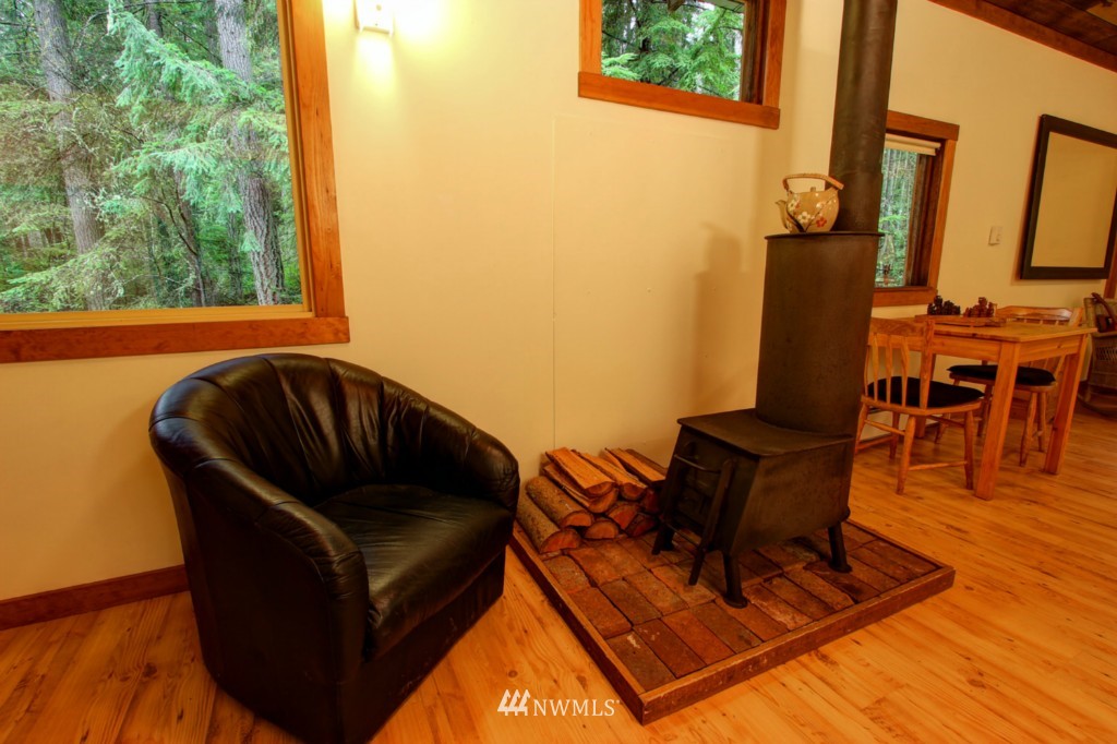 20800 Old Mill Road Southwest Vashon, WA 98070 - Photo 8 of 12 Gallery Image 8