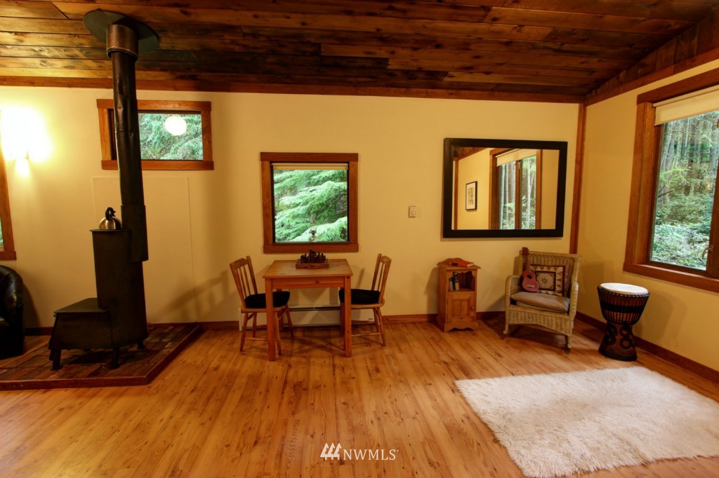 20800 Old Mill Road Southwest Vashon, WA 98070 - Photo 10 of 12 Gallery Image 10