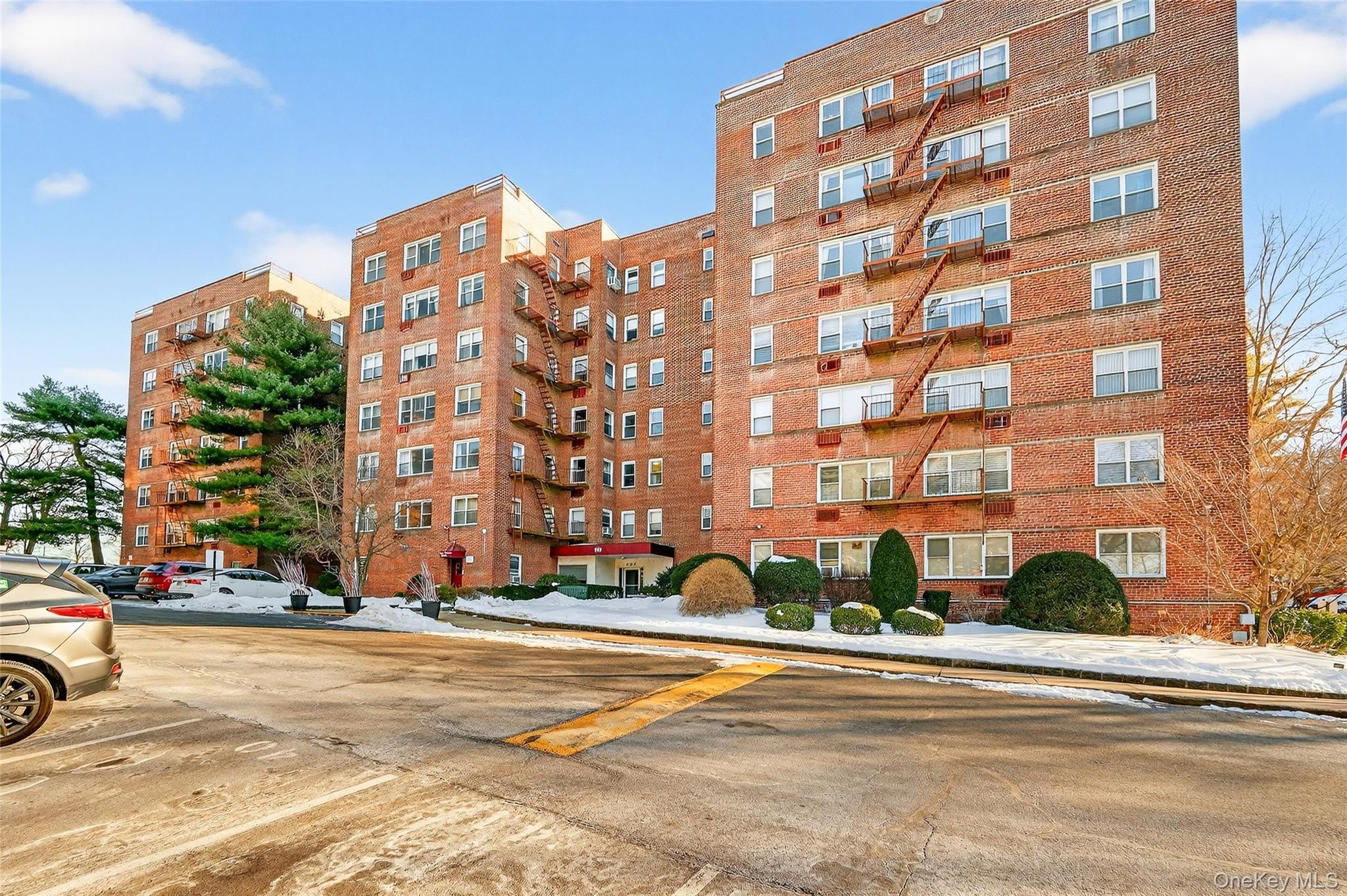 609 Palmer Road, Unit 5L Yonkers, NY 10701 - Photo 29 of 33 a building view