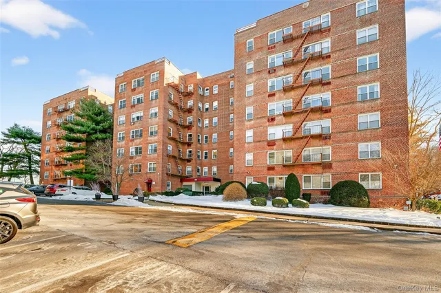 $190,000 | 609 Palmer Road, Unit 5L, Yonkers, NY 10701