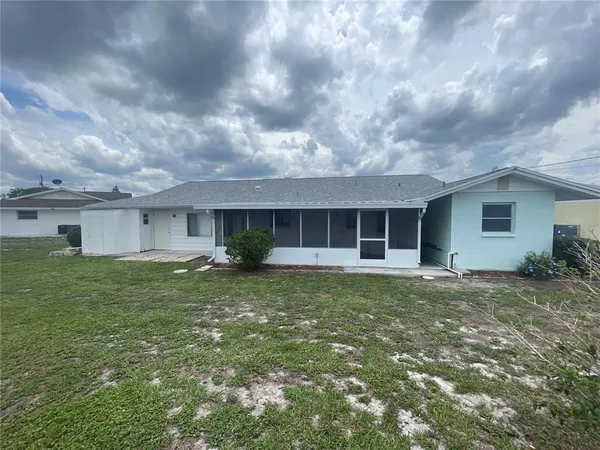 $1,800 | 701 Cypress Place, Sun City Center, FL 33573