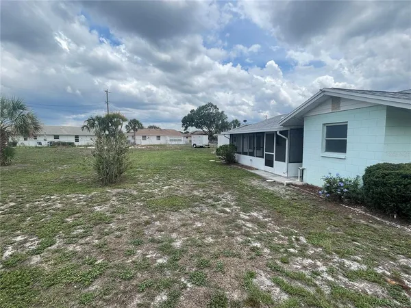 $1,800 | 701 Cypress Place, Sun City Center, FL 33573