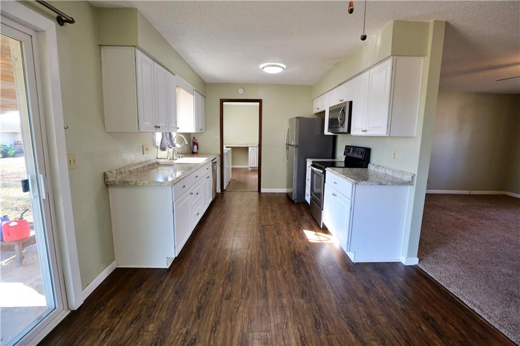 309 West 25th Street Baxter Springs, KS 66713 - Photo 13 of 34