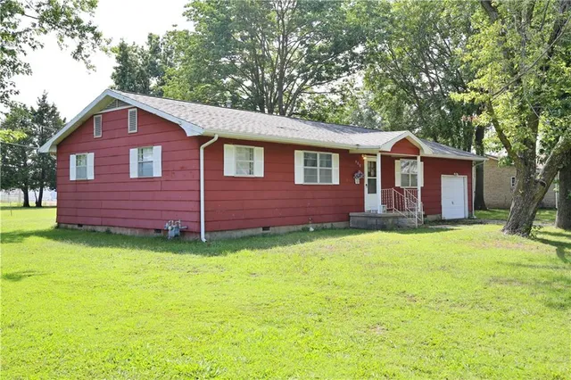 $128,350 | 309 West 25th Street, Baxter Springs, KS 66713