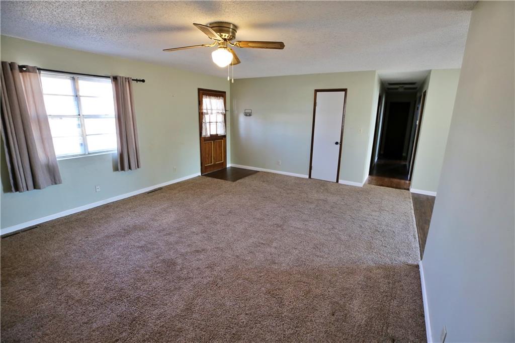 309 West 25th Street Baxter Springs, KS 66713 - Photo 9 of 34