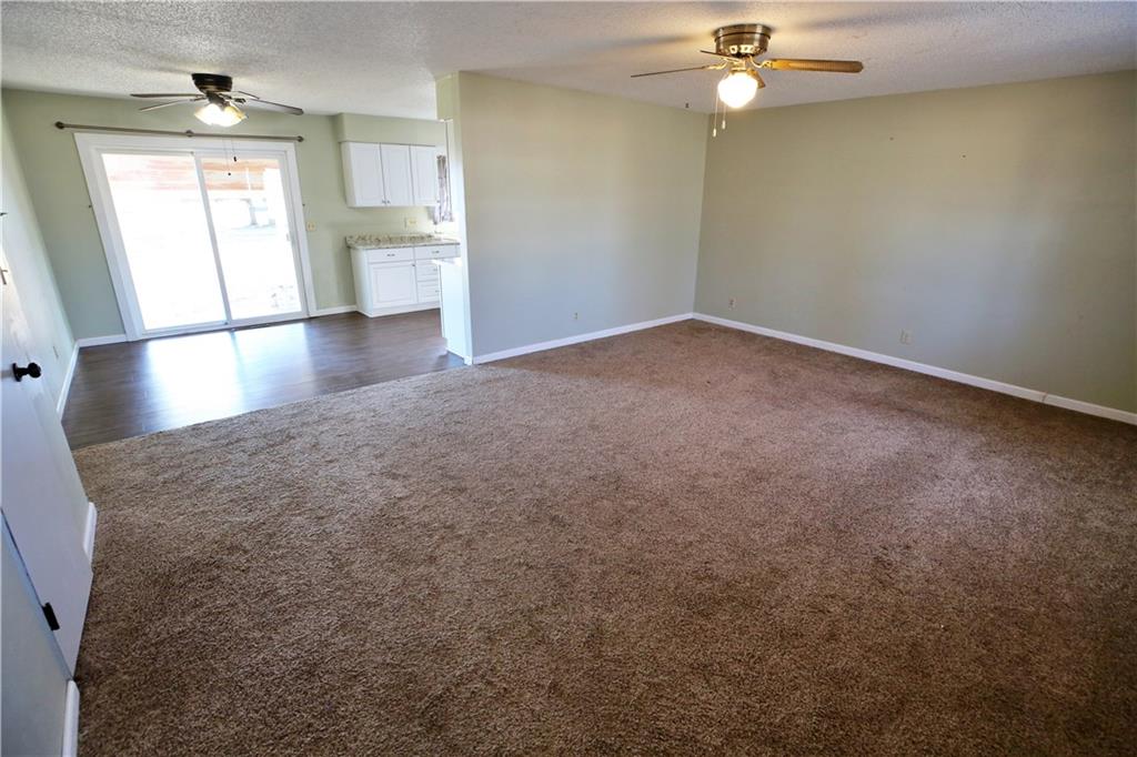 309 West 25th Street Baxter Springs, KS 66713 - Photo 10 of 34